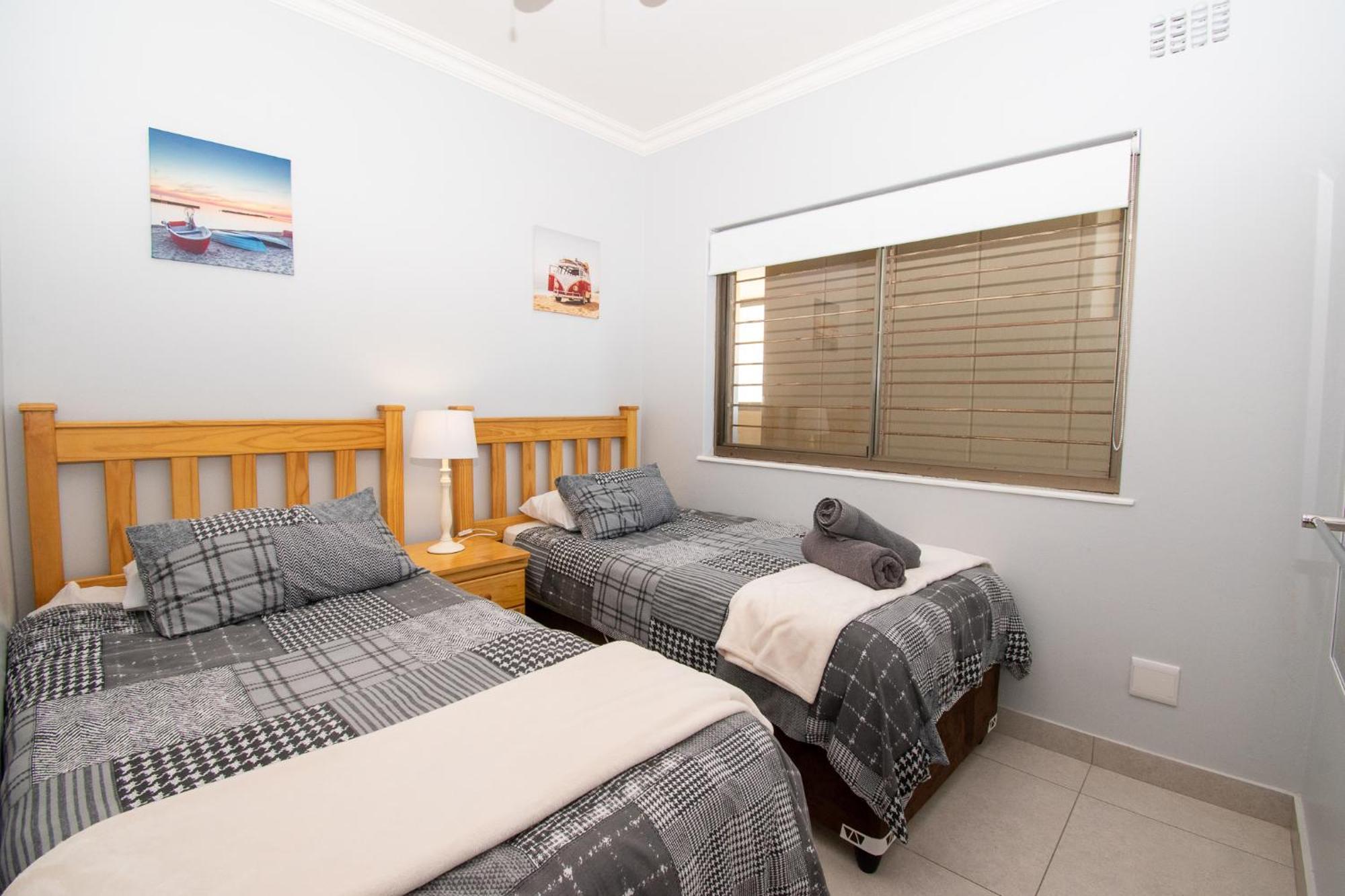 16 Bronze Umhlanga Rocks Apartment *
